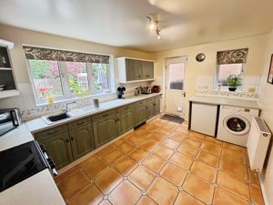 Kitchen- click for photo gallery